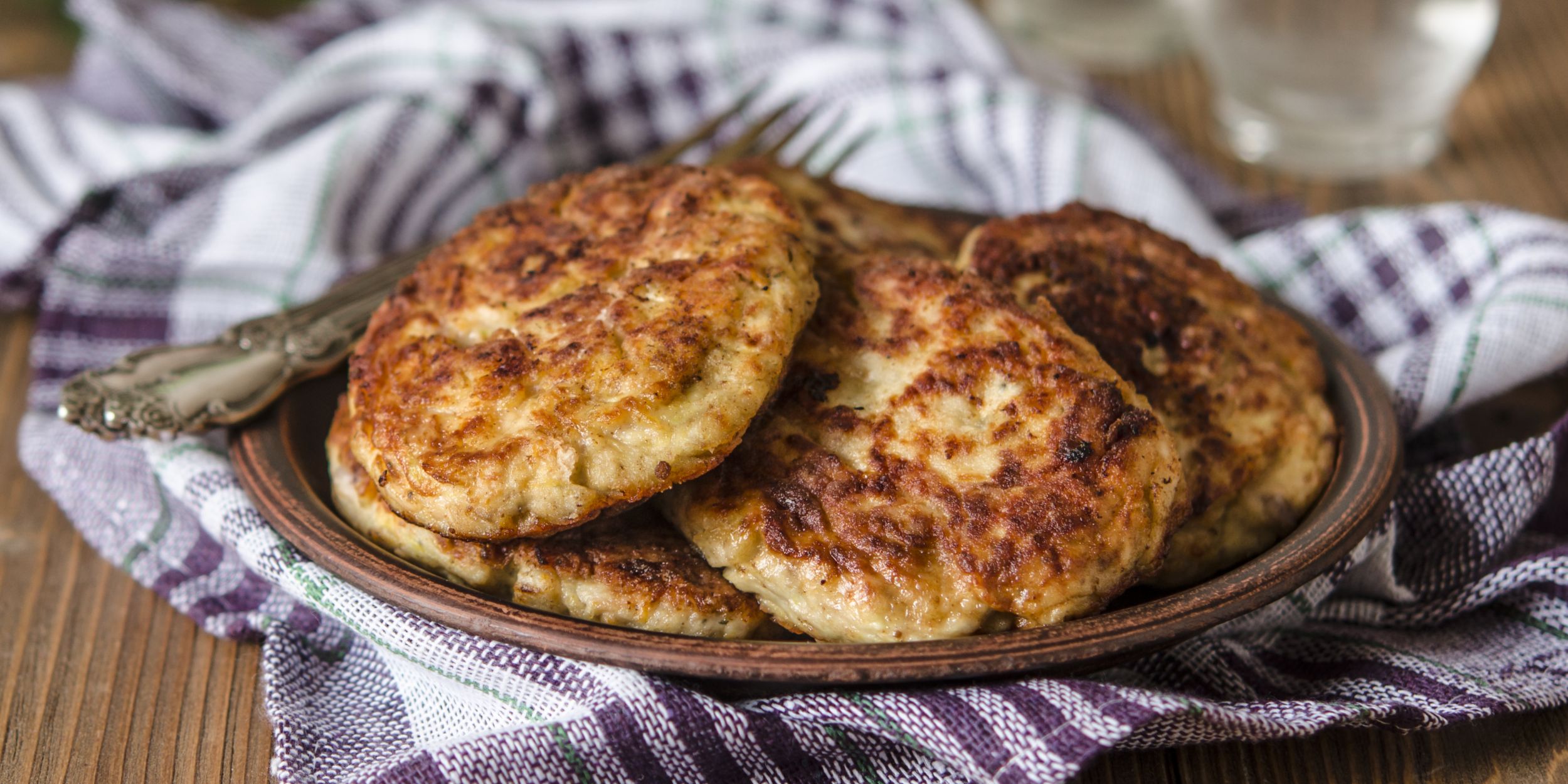 Как приготовить оладьи из кабачков: рецепты и секреты вкусного блюда Как приготовить оладьи из кабачков: рецепты и секреты вкусного блюда