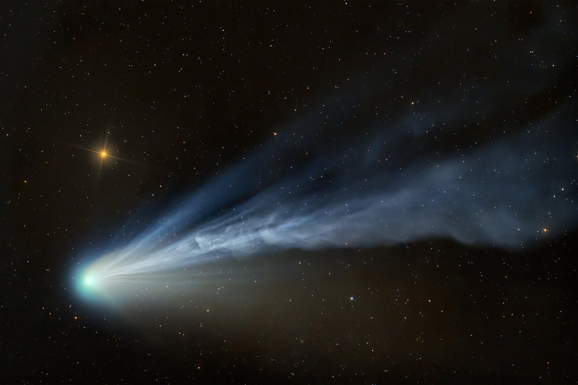 Солнечная бездна и&nbsp;огромная комета: 20 лучших фото с&nbsp;Astronomy Photographer of the Year&nbsp;2025