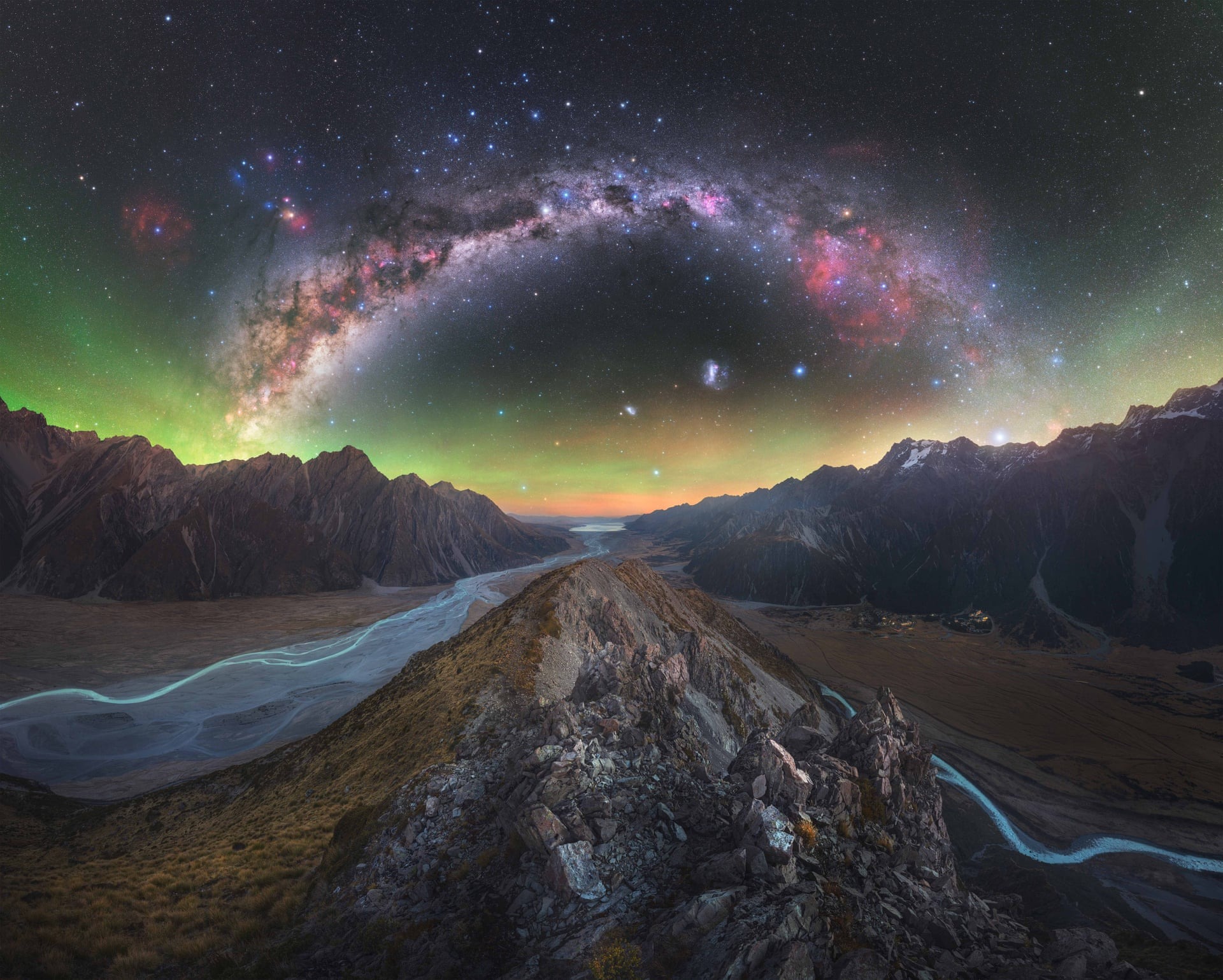 Солнечная бездна и&nbsp;огромная комета: 20 лучших фото с&nbsp;Astronomy Photographer of the Year&nbsp;2025