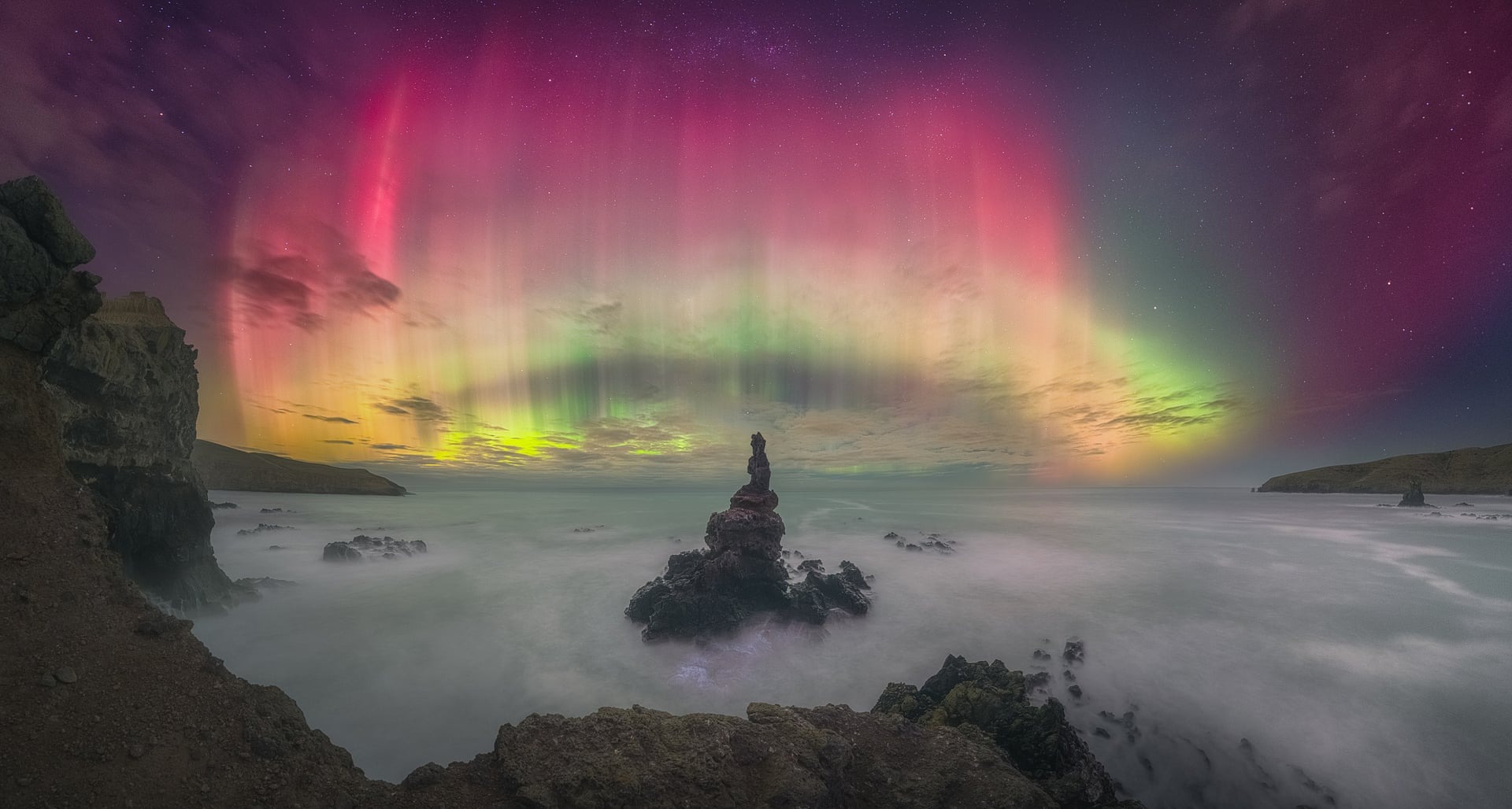 Солнечная бездна и&nbsp;огромная комета: 20 лучших фото с&nbsp;Astronomy Photographer of the Year&nbsp;2025