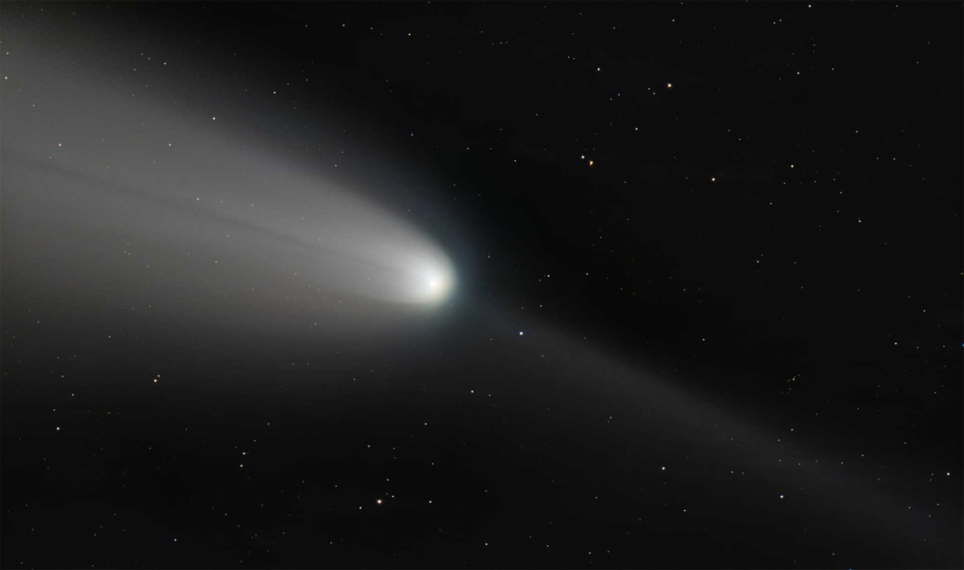Солнечная бездна и&nbsp;огромная комета: 20 лучших фото с&nbsp;Astronomy Photographer of the Year&nbsp;2025